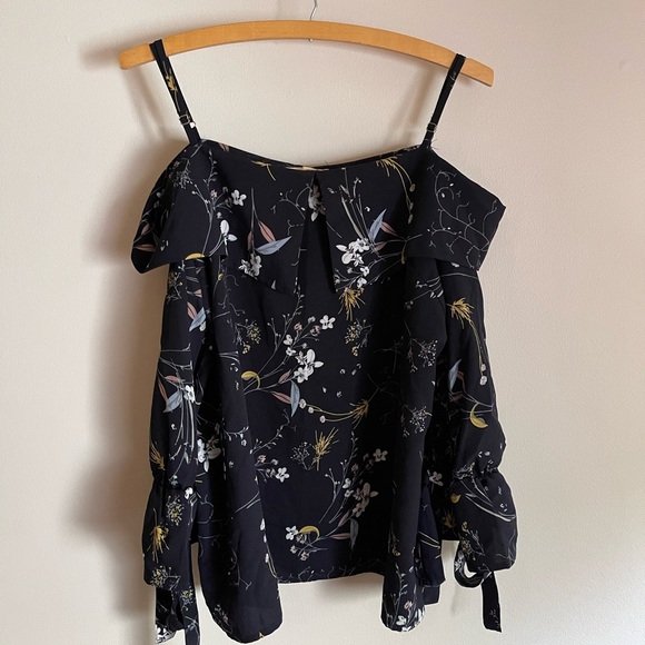 Entro Floral Blouse - Picture 3 of 4